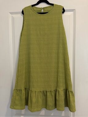 SIZE S | Sleeveless Ruffled Hem Shift Dress in Light Green